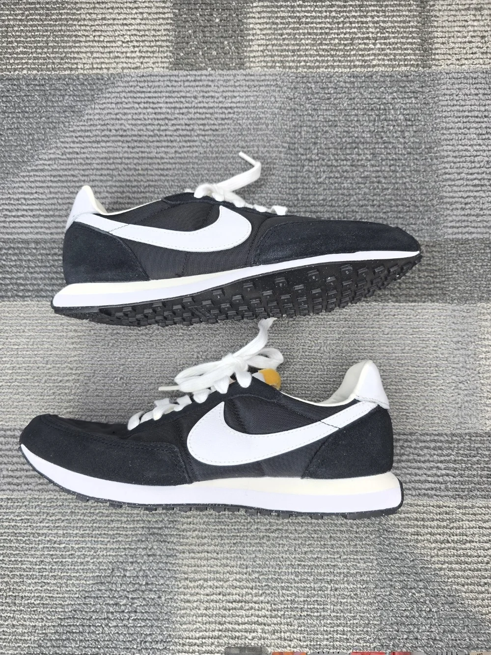 Nike Kid's 5 Youth Black and White Waffle Trainer Retro Runner Sneakers